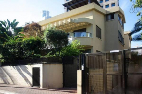 Отель Shelly's Home Boutique Aparments  Рамат-Ган